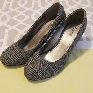 Dexter Grey Plaid Wedges Size 8.5
